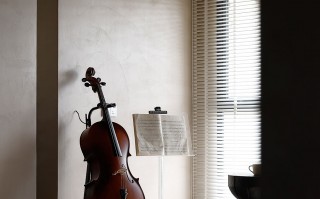 室内闲适短视频制作 高中美术老师打造300m²「黑漆漆」压抑的家，喝茶手作会友